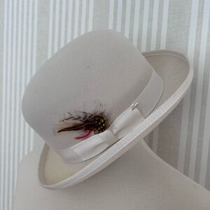 Men's 100% Wool Cream Derby Bowler Hat Size Small Grosgrain Ribbon & Feather